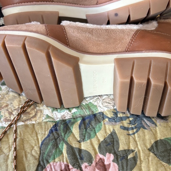 Bernardo Tan and Cream leather suede sheepskin Lace Up Boots 8.5 nwot - Picture 4 of 11